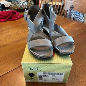 BRAND NEW Naot leather sandals